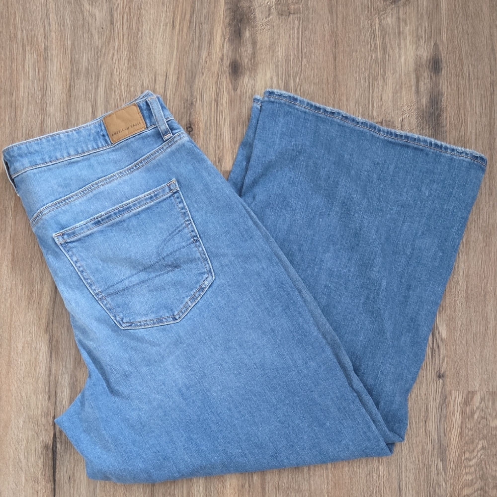 American Eagle Super High Rise Baggy Wide Leg Short Size 14 Jeans